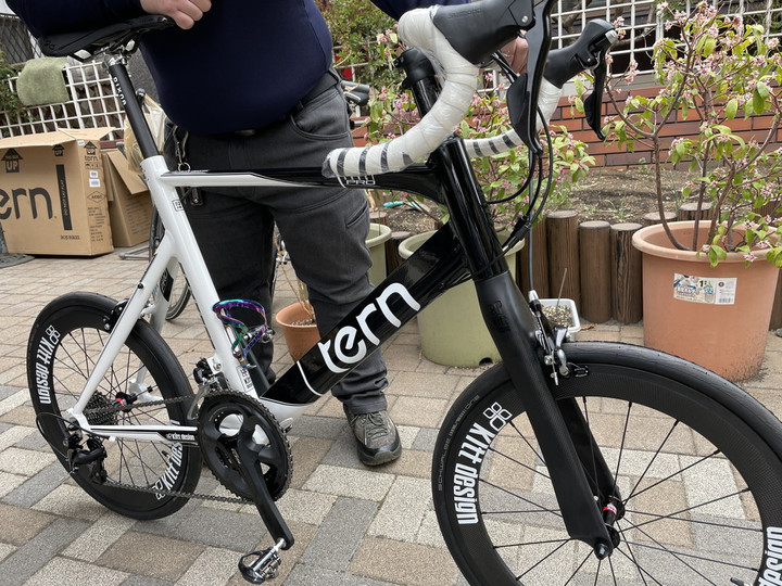 自転車マガジン by ハクセン鳩ヶ谷 : キットデザインのカーボン 自転車マガジン by ハクセン鳩ヶ谷 : キットデザインのカーボン