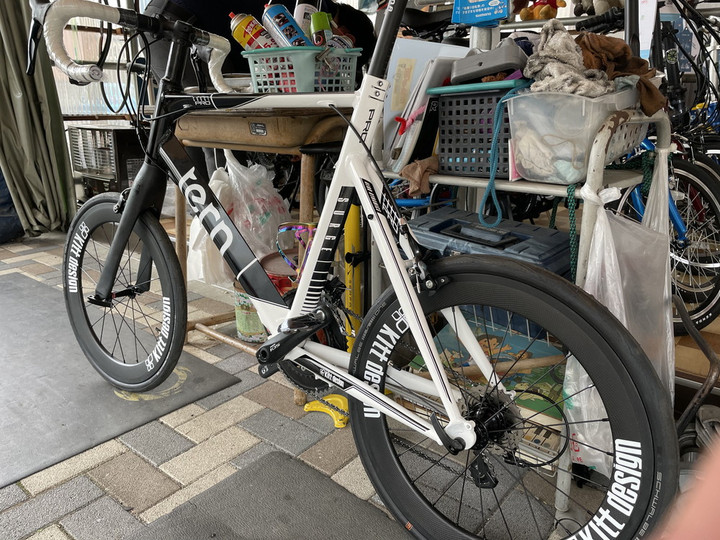 自転車マガジン by ハクセン鳩ヶ谷 : キットデザインのカーボン 自転車マガジン by ハクセン鳩ヶ谷 : キットデザインのカーボン